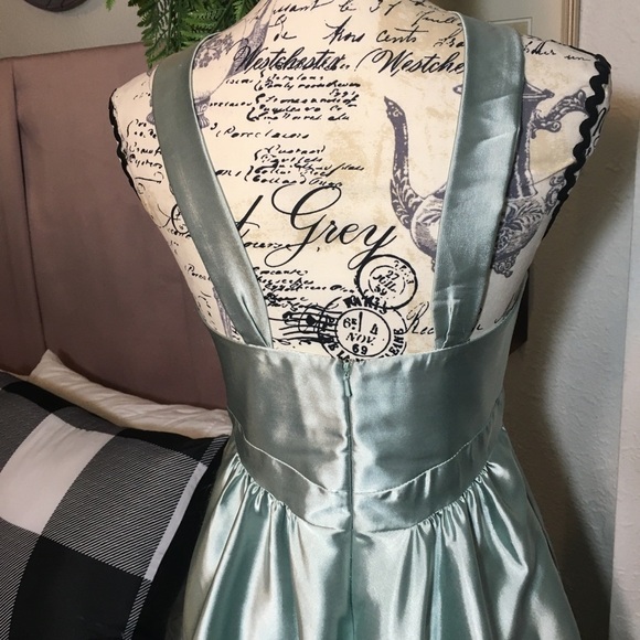 Jessica McClintock - Beautiful mint green jeweled breast formal mini dress - Picture 6 of 13